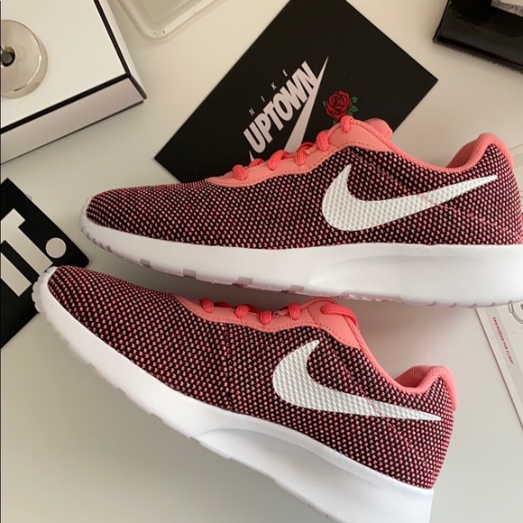 nike tanjun womens pink